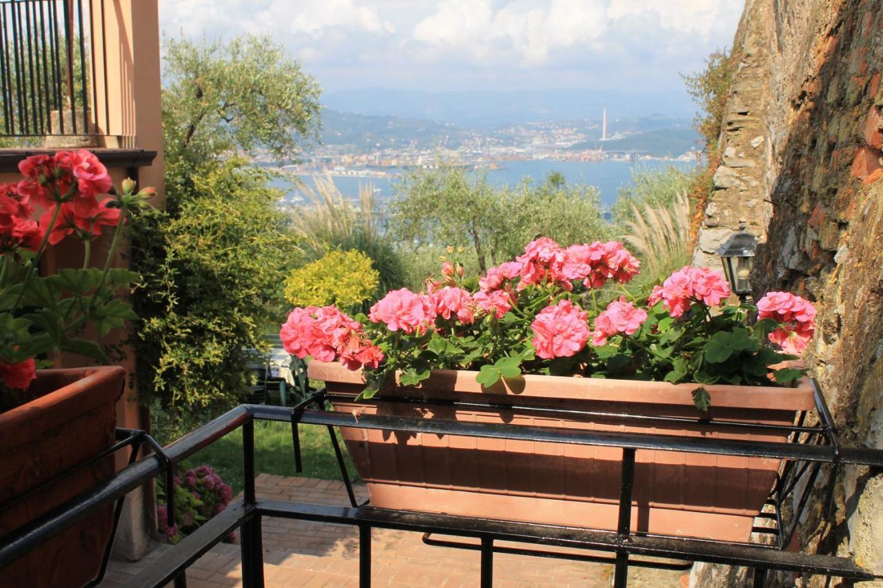 Agriturismo Terrazza Sul Golfo - Il Casale لا سبيتسْيا المظهر الخارجي الصورة