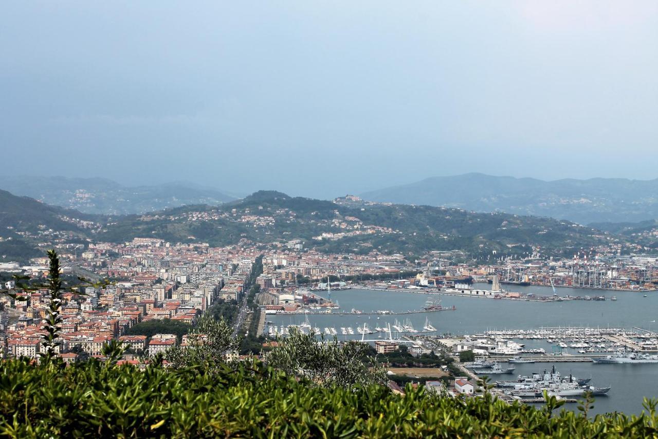 Agriturismo Terrazza Sul Golfo - Il Casale لا سبيتسْيا المظهر الخارجي الصورة