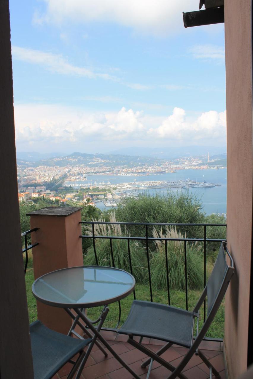 Agriturismo Terrazza Sul Golfo - Il Casale لا سبيتسْيا المظهر الخارجي الصورة